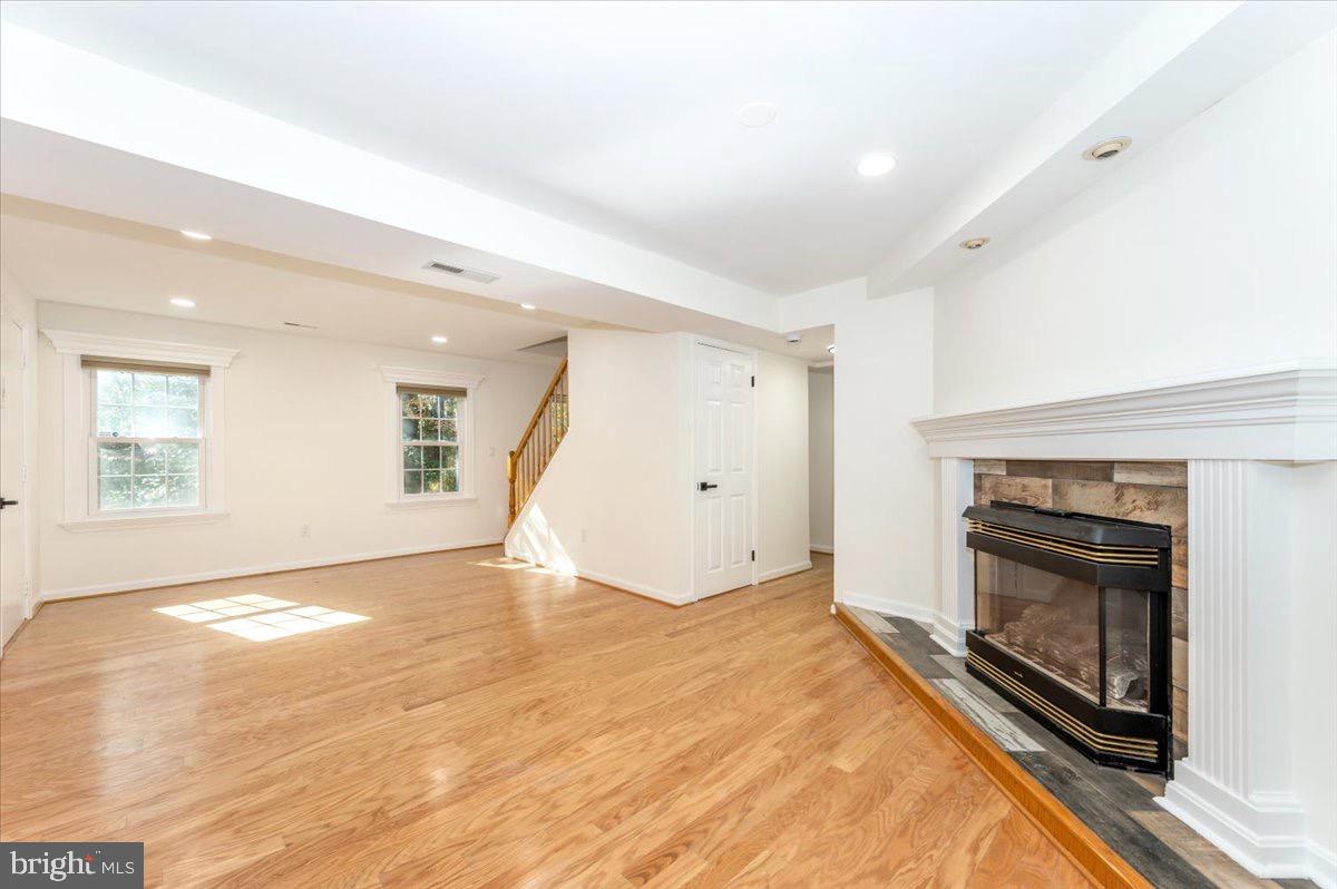 MONROVIA - Residential