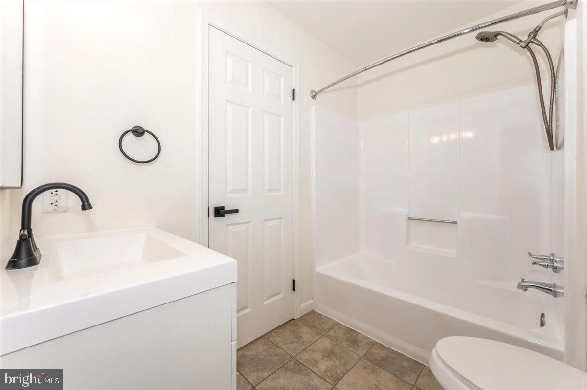 MONROVIA - Residential