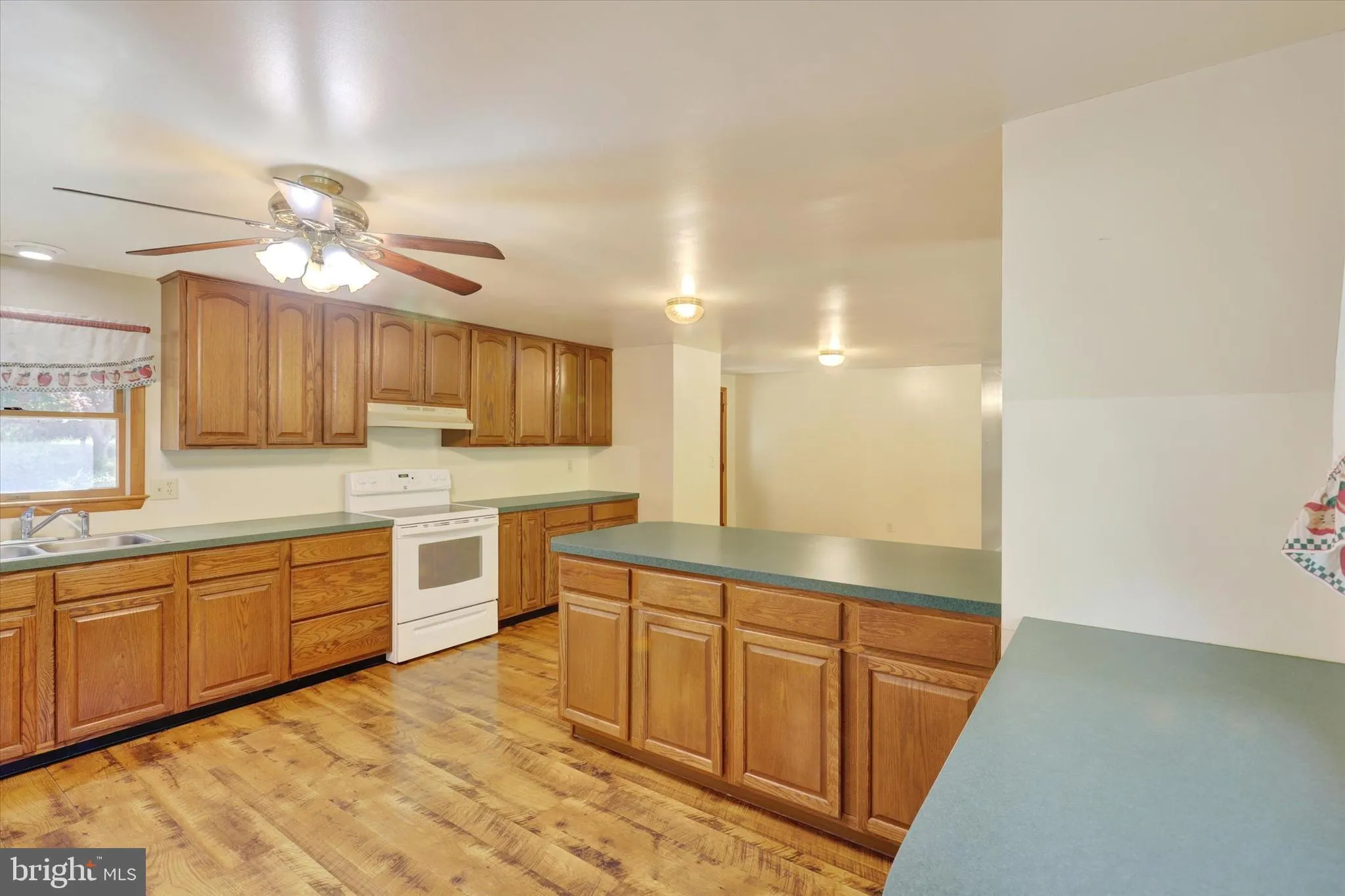 Lewisberry, Pennsylvania 17339, United States, 3 Bedrooms Bedrooms, ,2 BathroomsBathrooms,Residential,Pending,210435