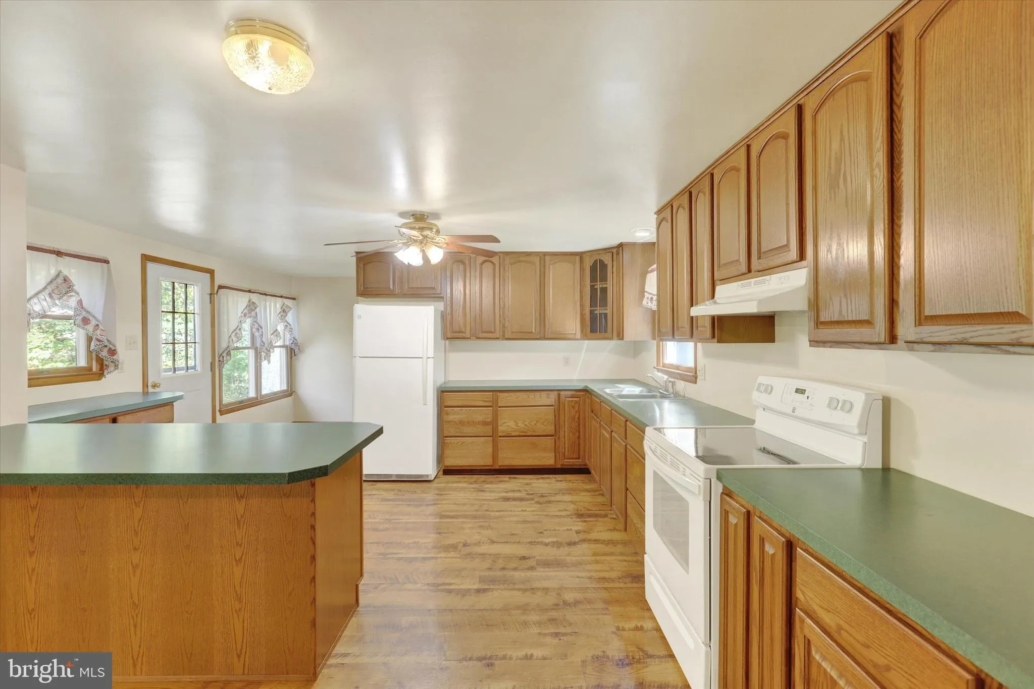 Lewisberry, Pennsylvania 17339, United States, 3 Bedrooms Bedrooms, ,2 BathroomsBathrooms,Residential,Pending,210435