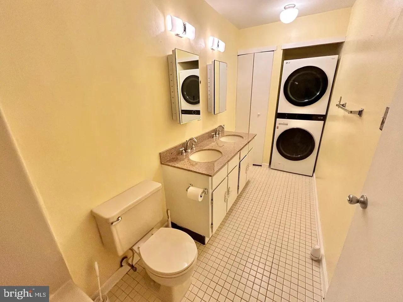 Voorhees, New Jersey 08043, United States, 1 Bedroom Bedrooms, ,1 BathroomBathrooms,Residential,Active,90844