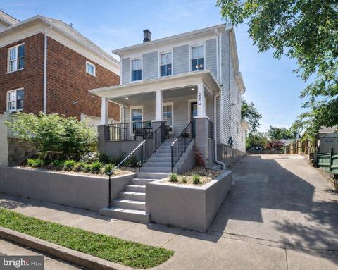 202 FREDERICK STREET FREDERICKSBURG VA 22401