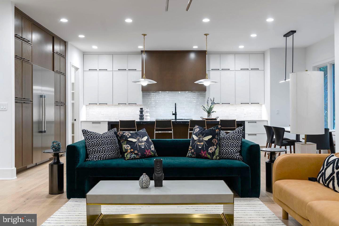 HUNTING RIDGE - Residential