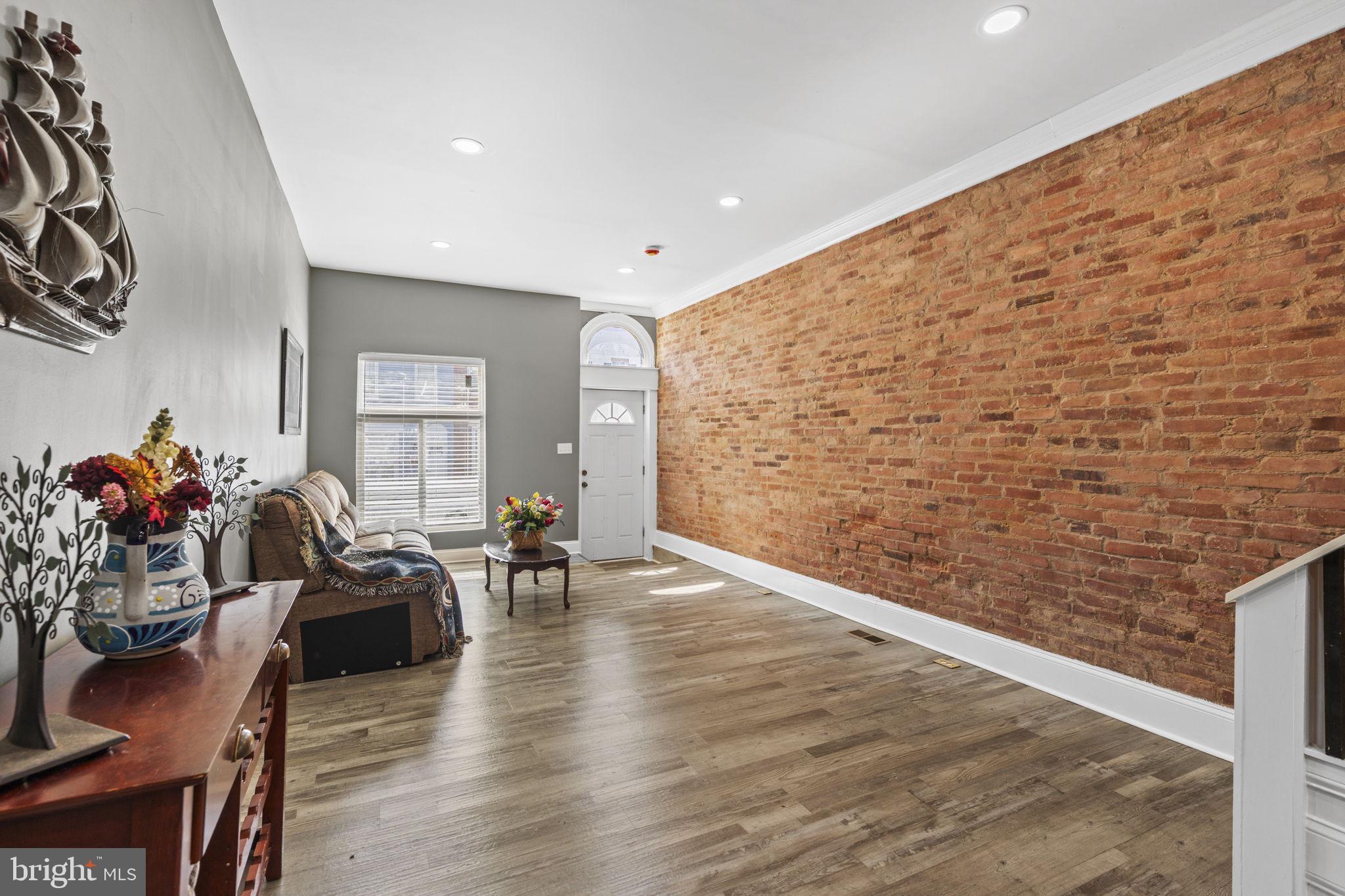 BROADWAY EAST - Residential