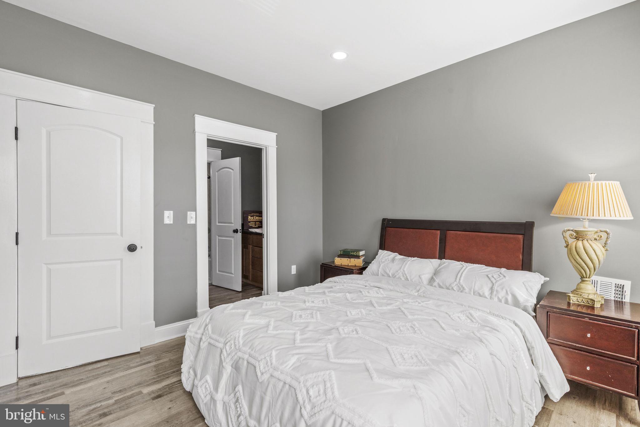 BROADWAY EAST - Residential