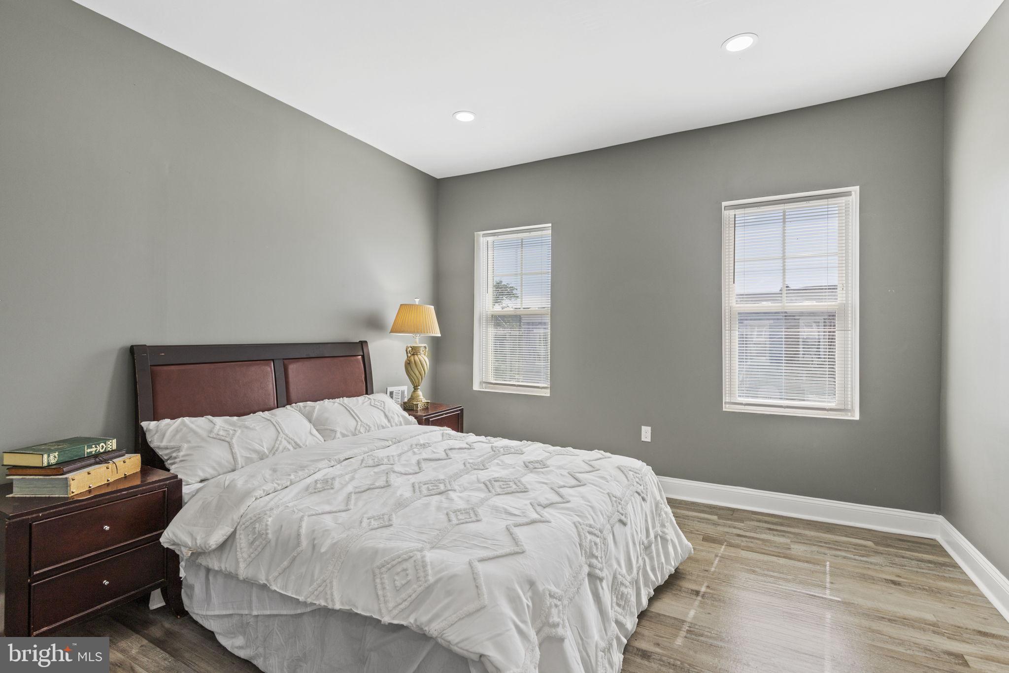 BROADWAY EAST - Residential
