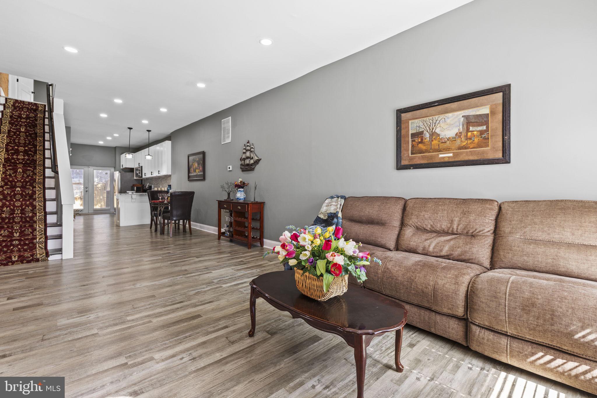BROADWAY EAST - Residential