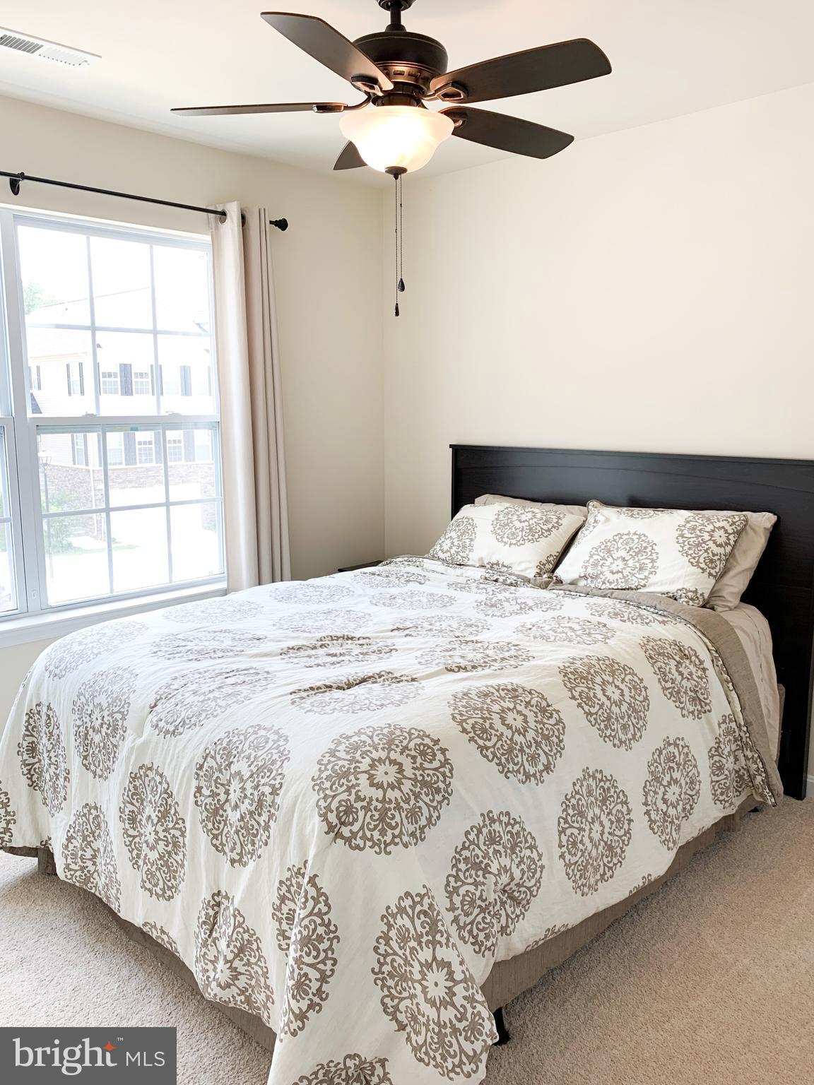 ELIZABETH HILLS PHASE 3 - Residential Lease