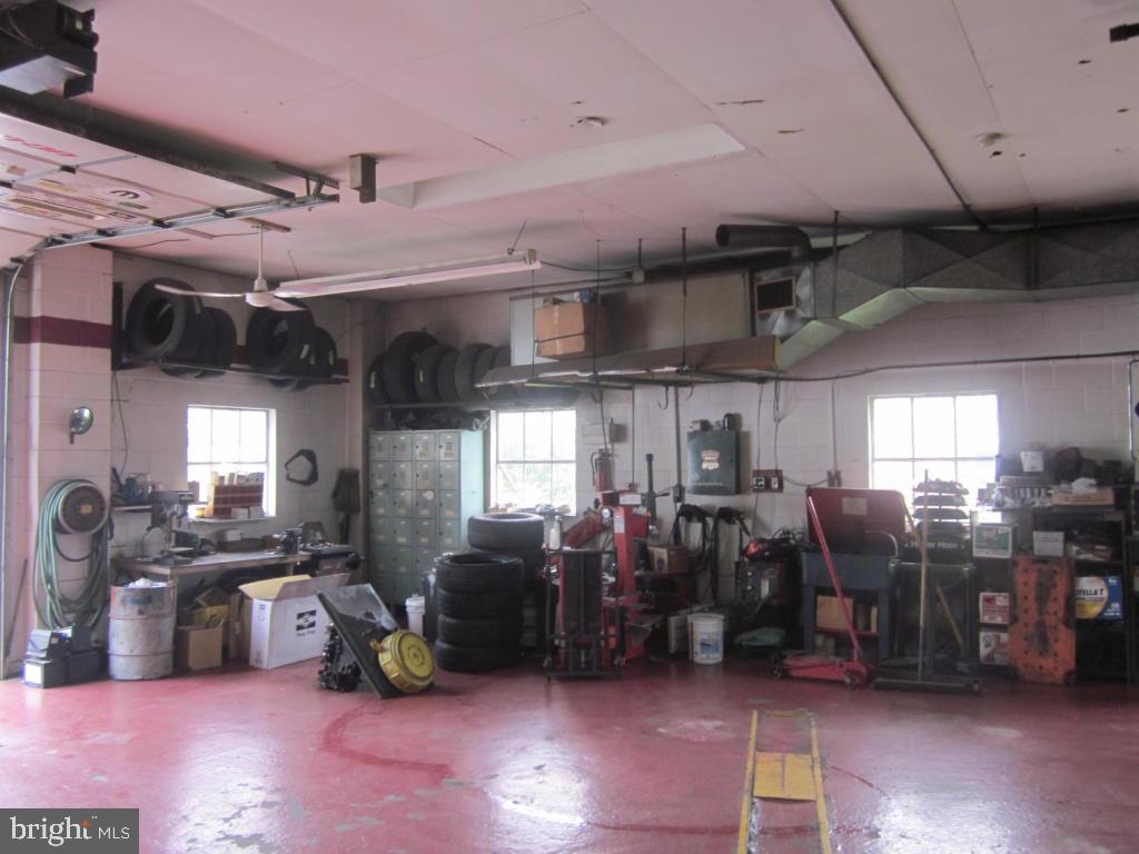 HALLAM BOROUGH - Commercial Sale