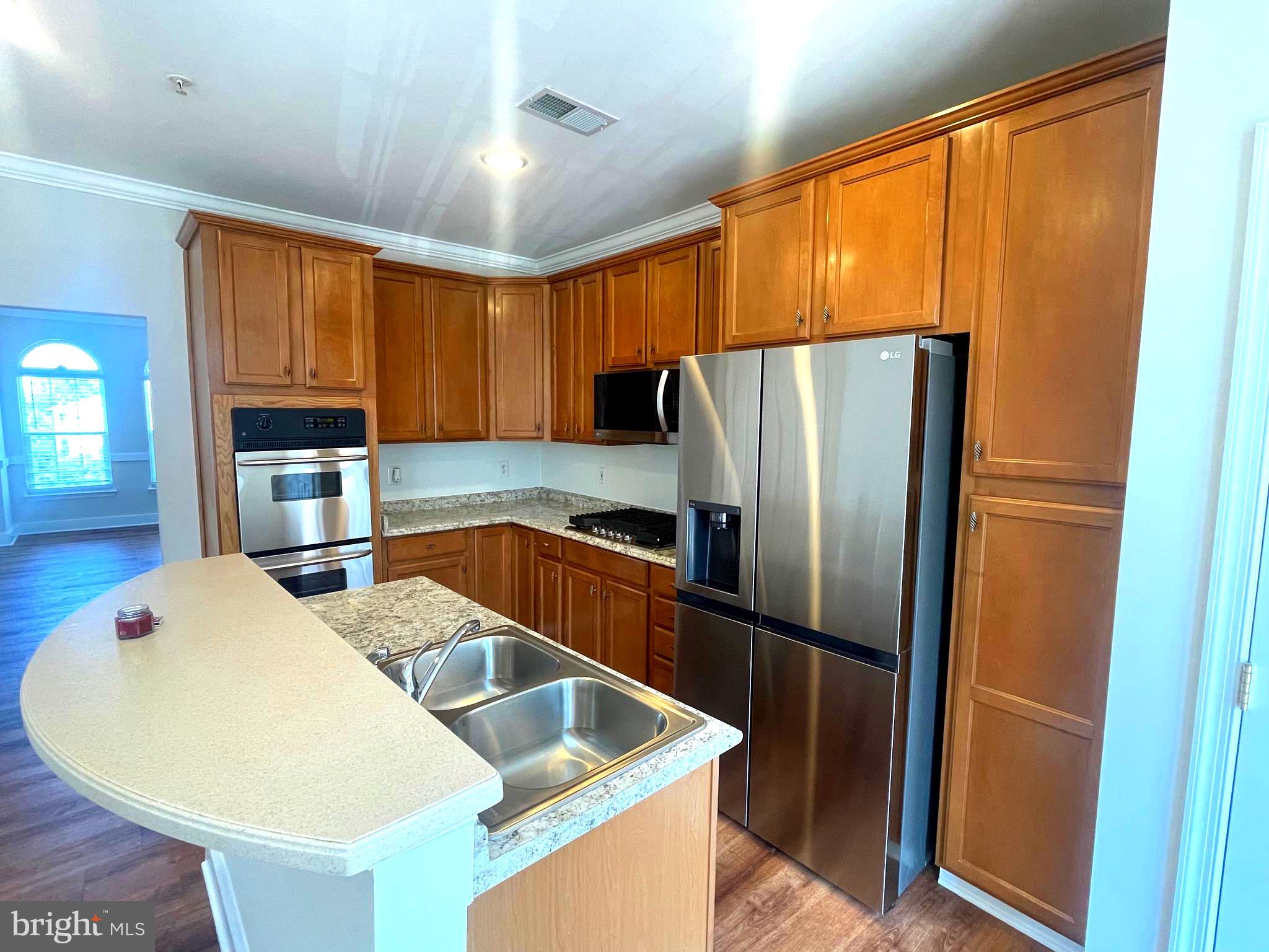 THE TOWNES CONDOMINIUM - Residential