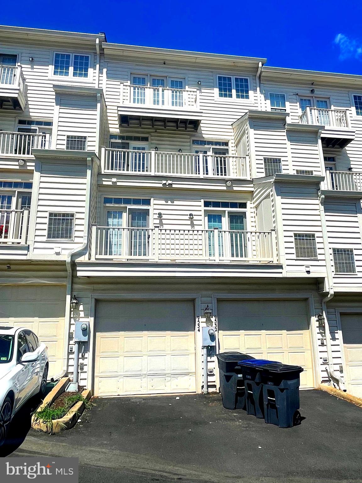 THE TOWNES CONDOMINIUM - Residential