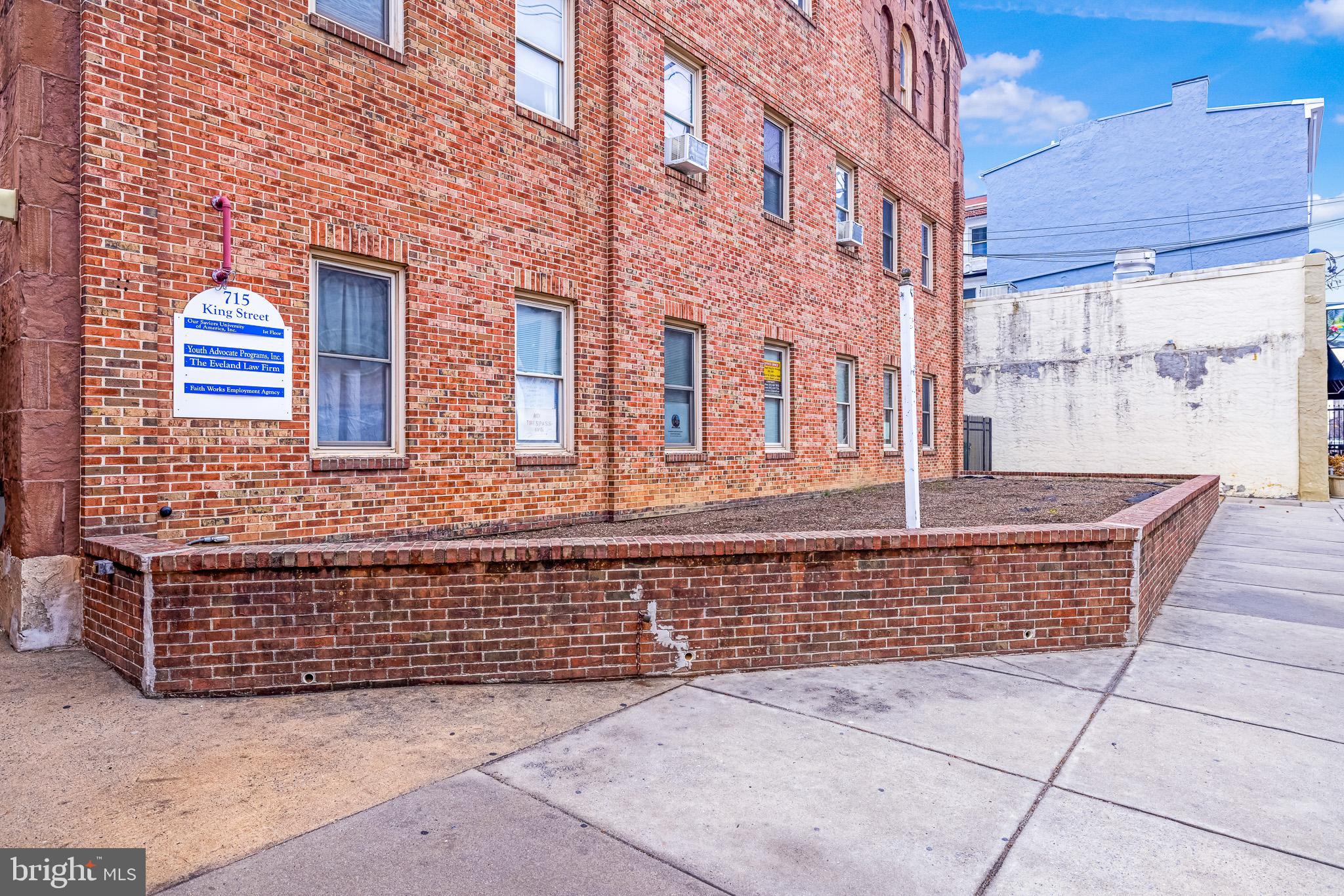 715 N KING STREET