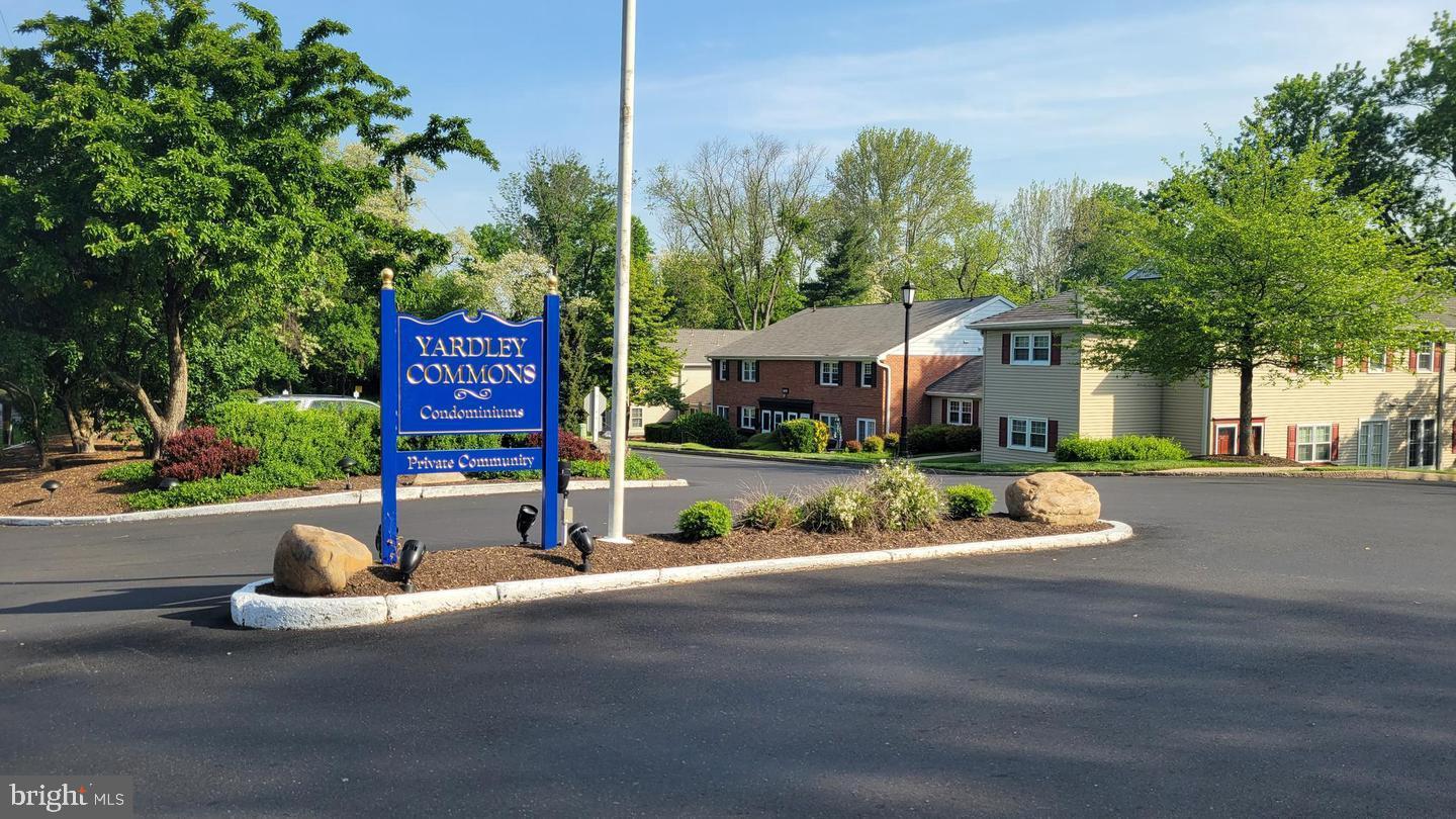 YARDLEY COMMONS - Residential