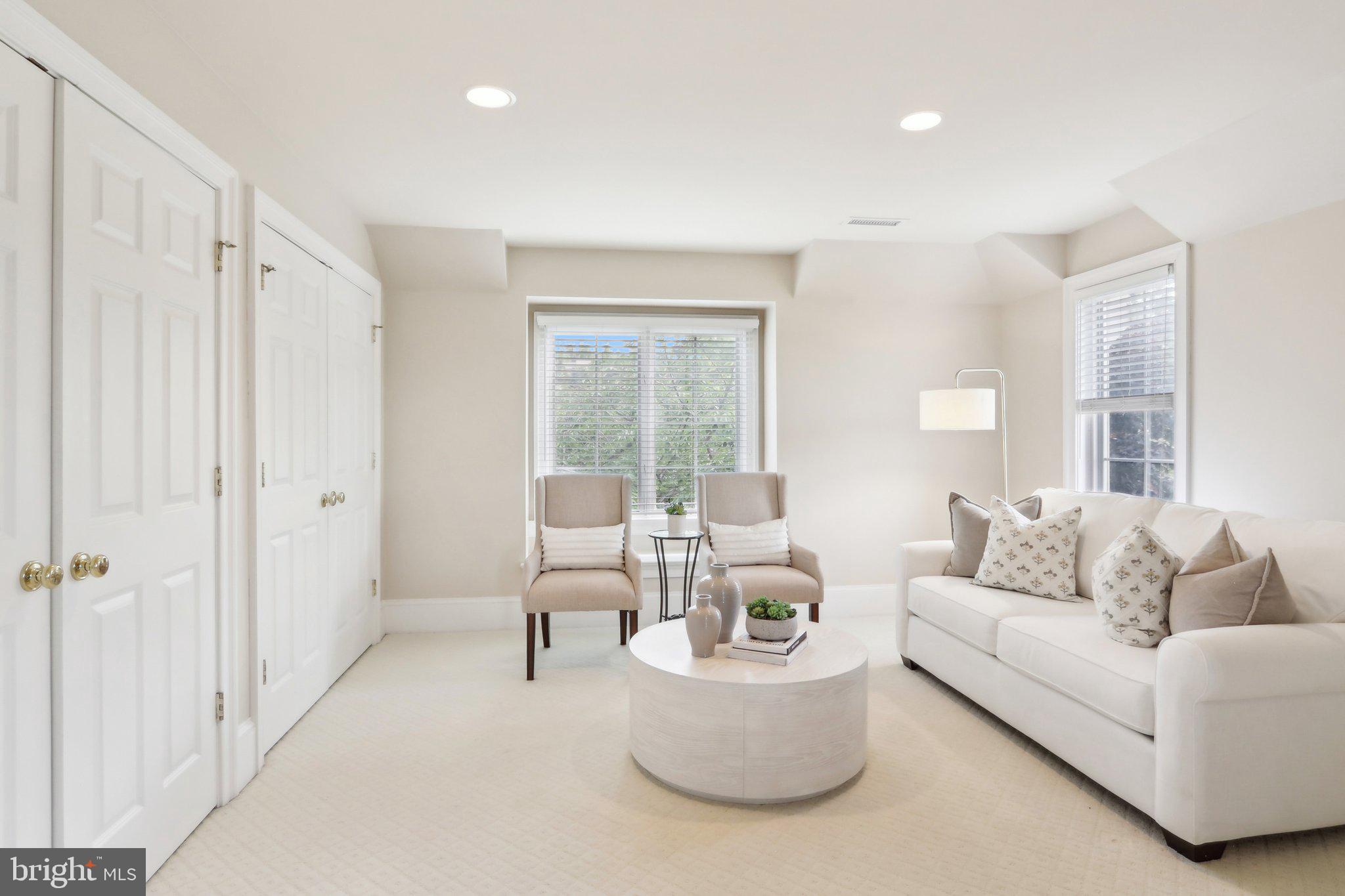 SPRING MEADOW FARM - Residential