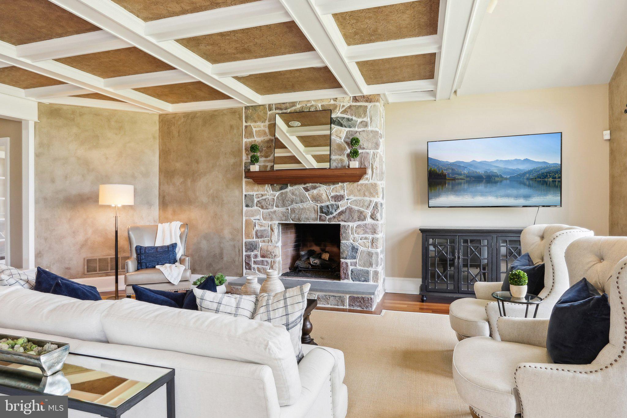 SPRING MEADOW FARM - Residential