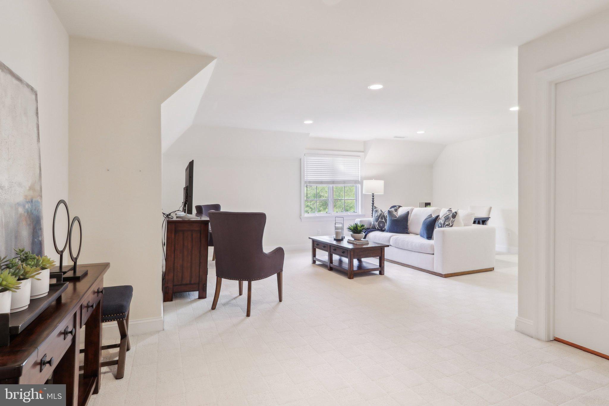 SPRING MEADOW FARM - Residential