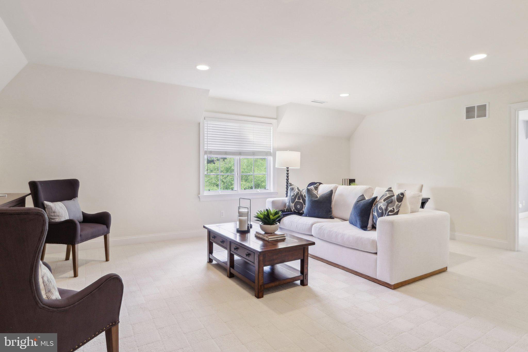 SPRING MEADOW FARM - Residential