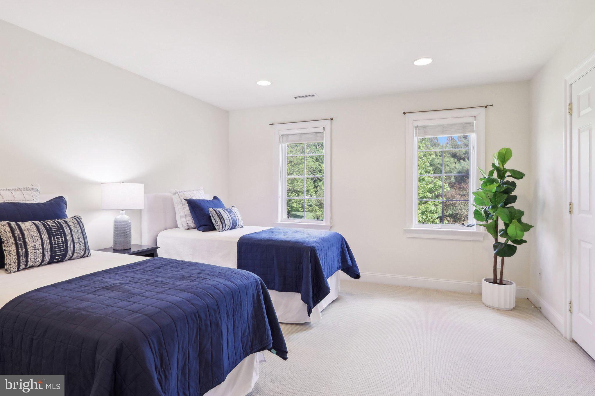 SPRING MEADOW FARM - Residential