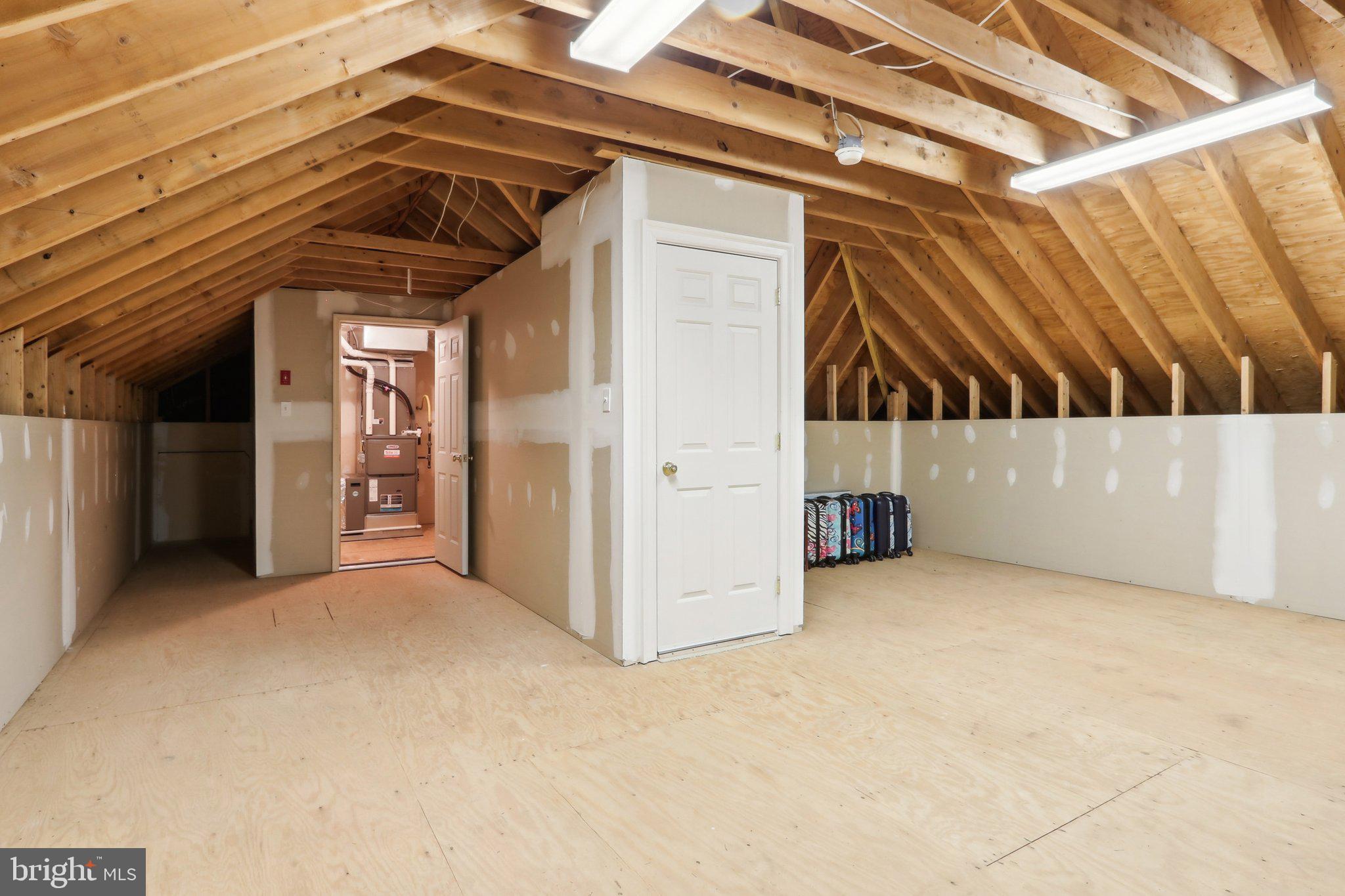 SPRING MEADOW FARM - Residential