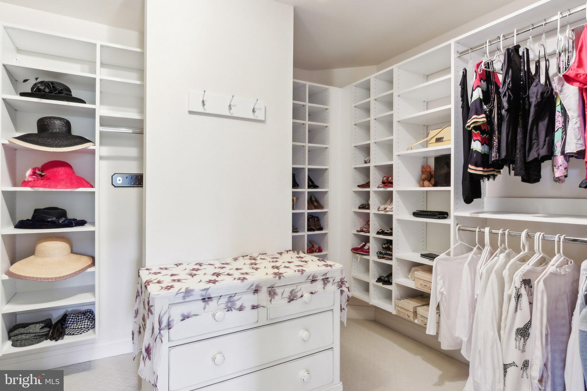 SPRING MEADOW FARM - Residential