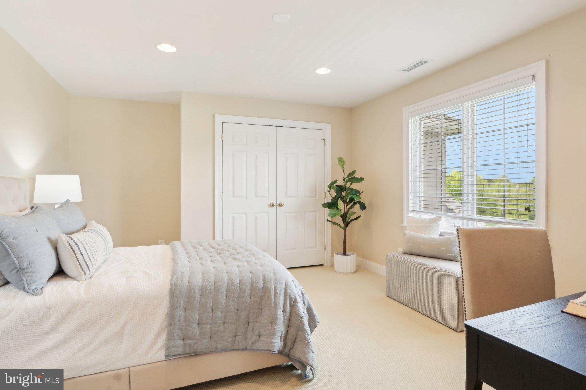 SPRING MEADOW FARM - Residential