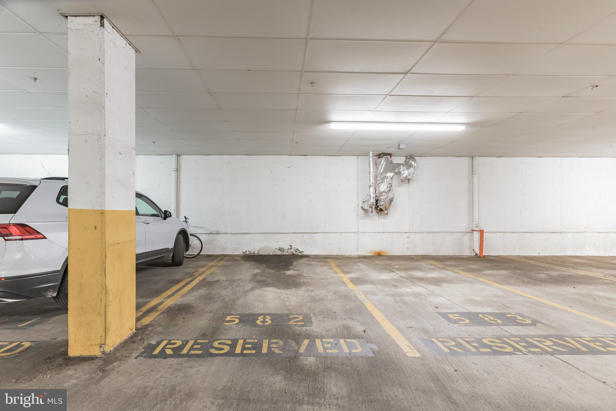 POINTE AT PARK CENTER - Residential Lease