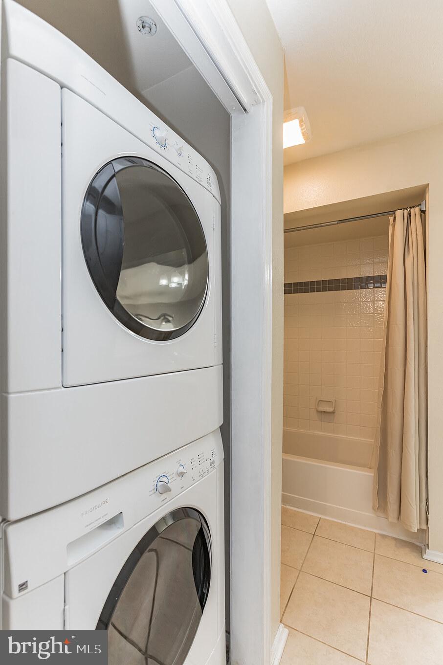 POINTE AT PARK CENTER - Residential Lease