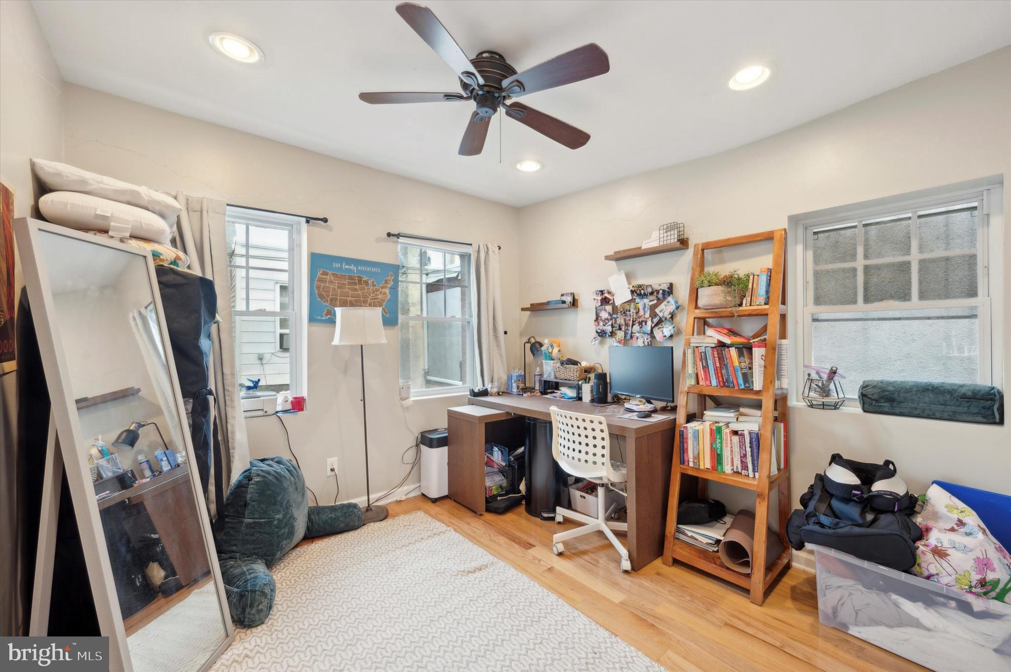 POINT BREEZE - Residential