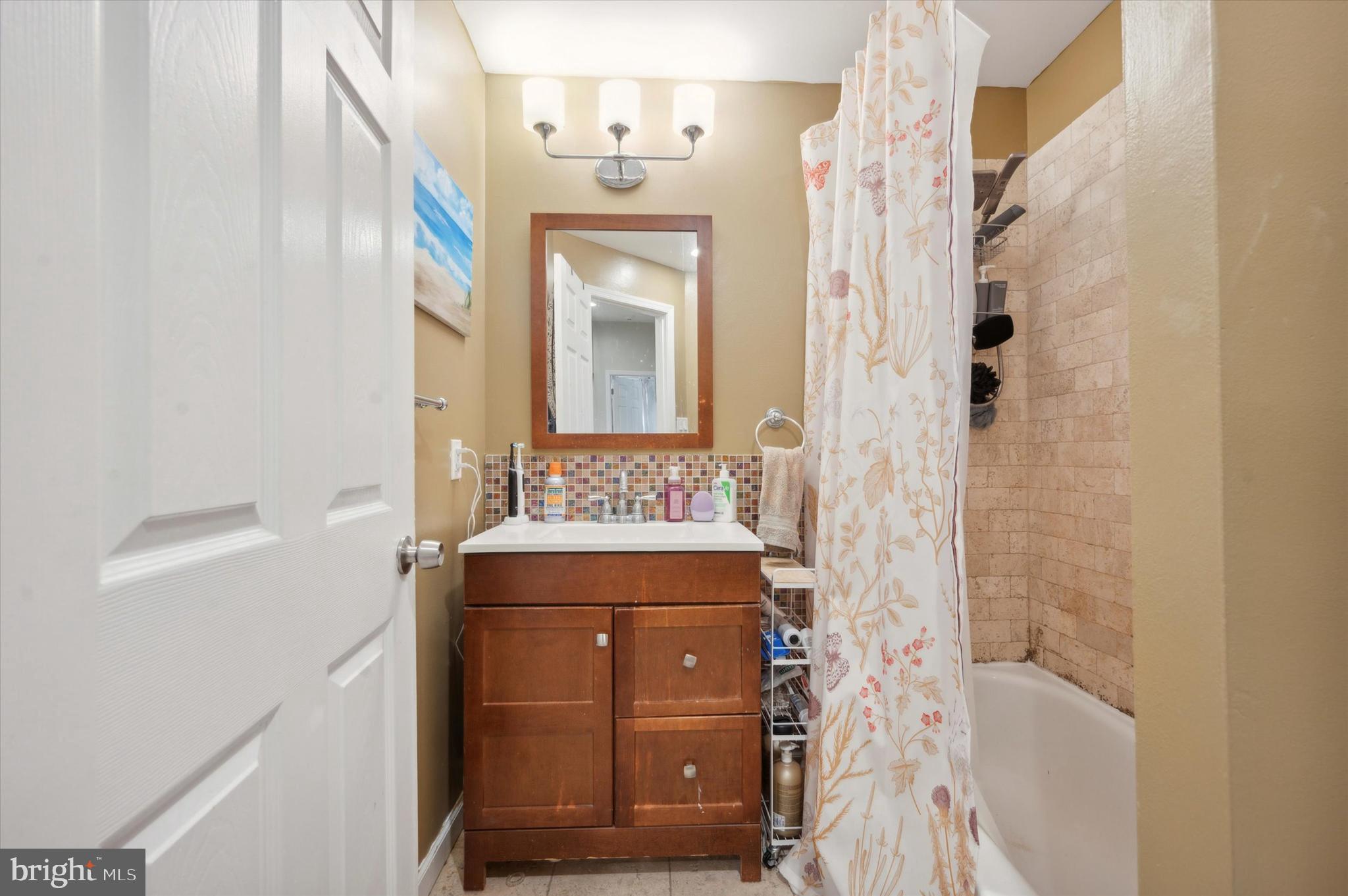 POINT BREEZE - Residential