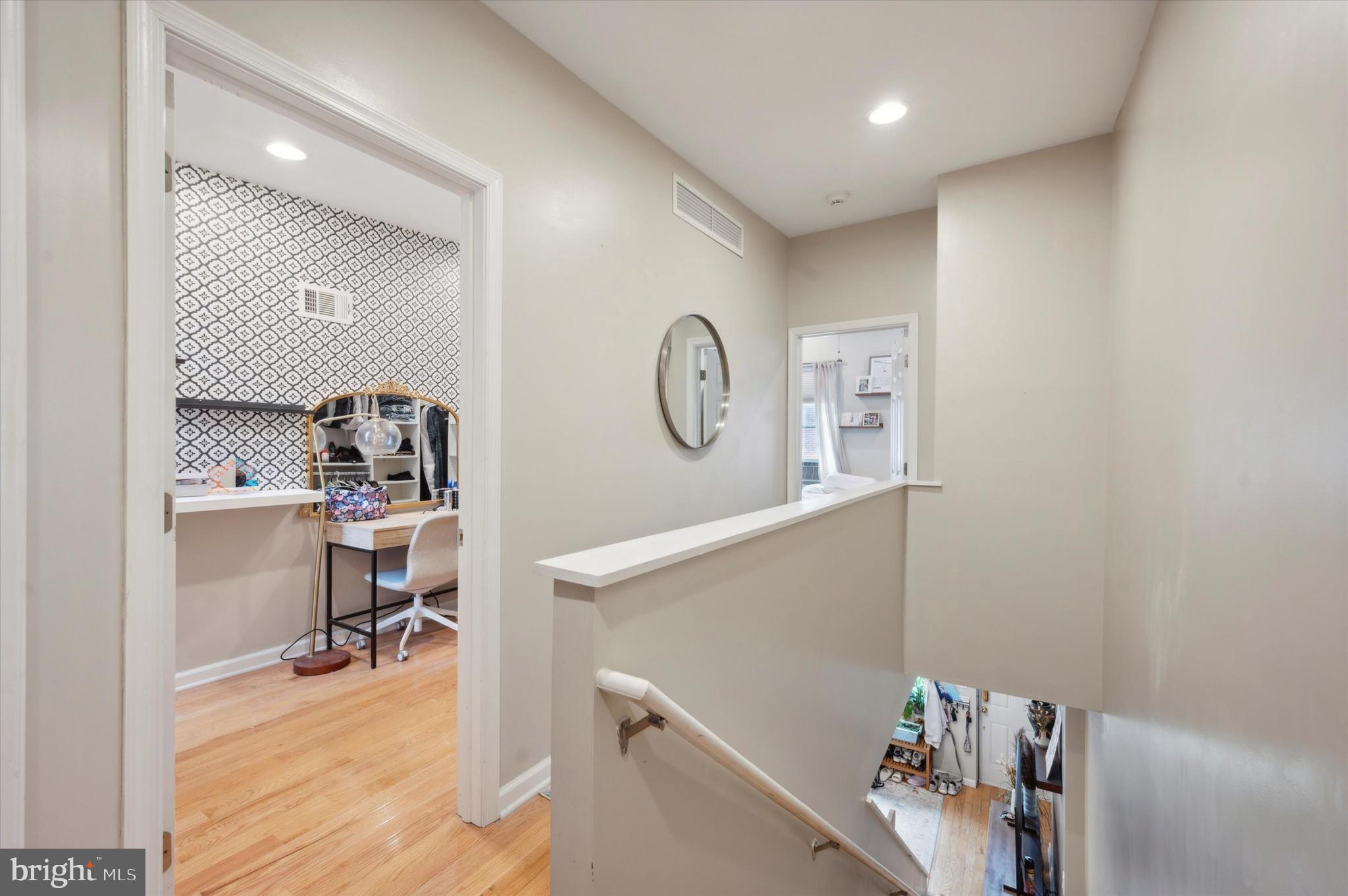 POINT BREEZE - Residential