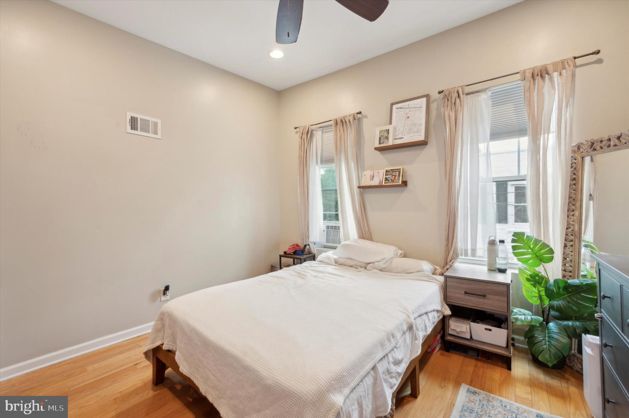 POINT BREEZE - Residential