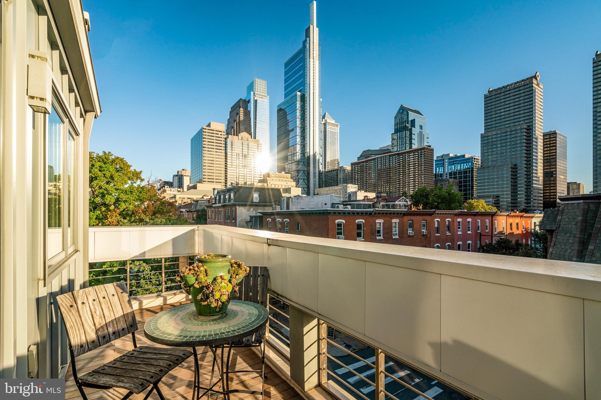 LOGAN SQUARE - Residential