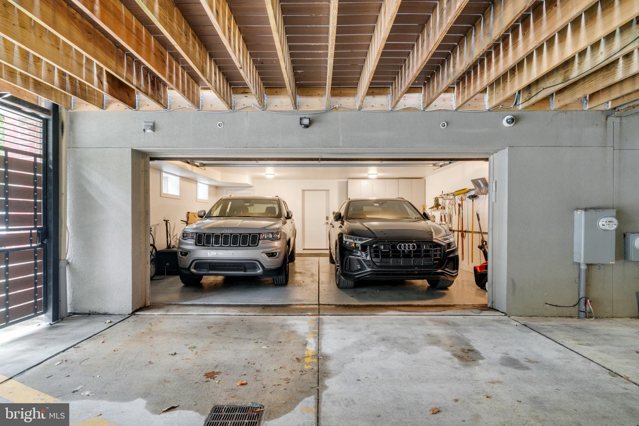 LOGAN SQUARE - Residential