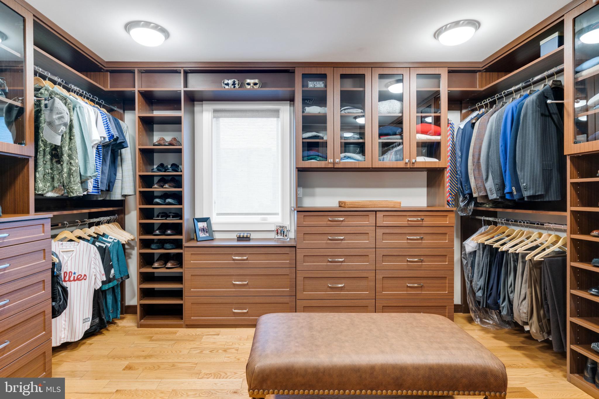 LOGAN SQUARE - Residential