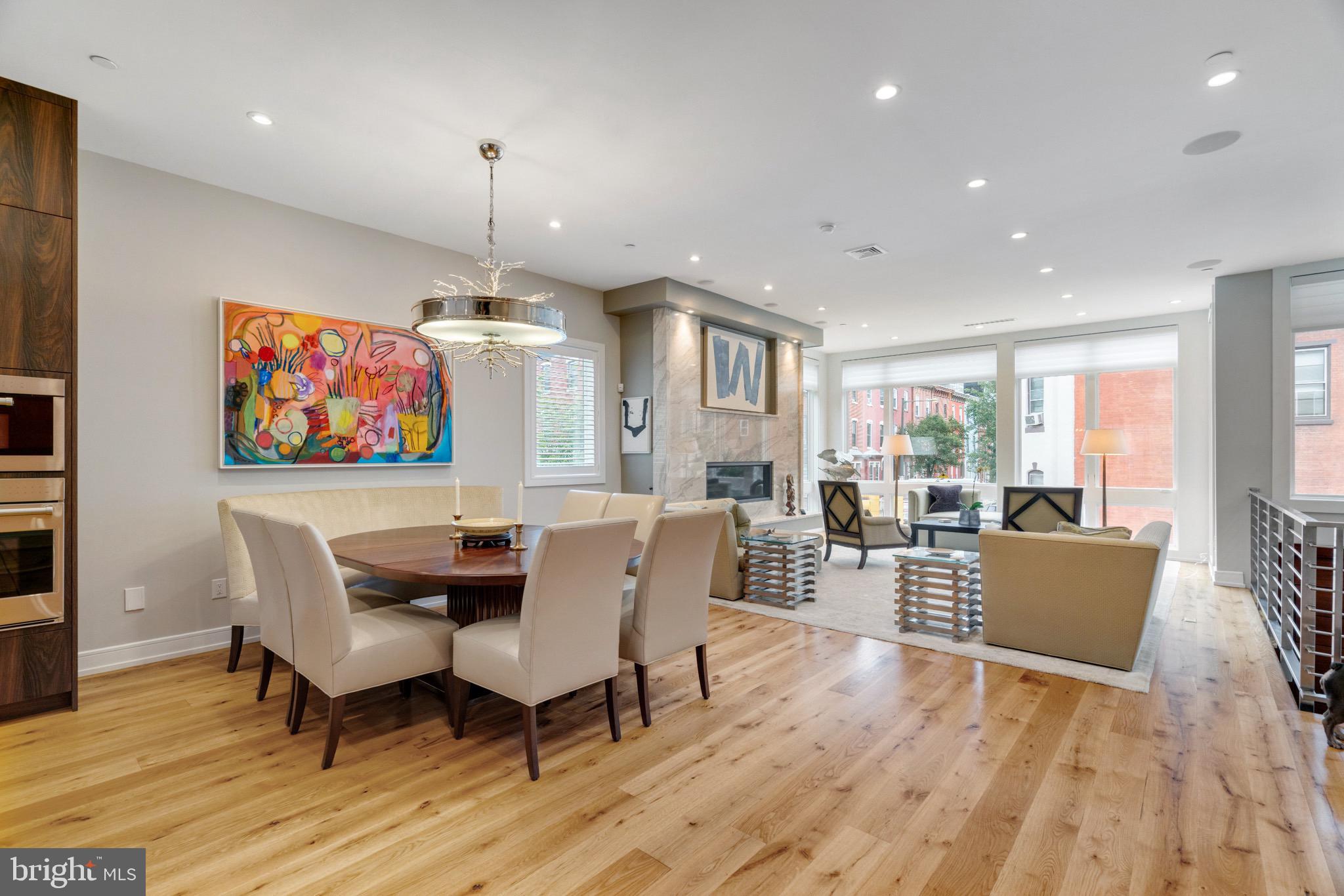 LOGAN SQUARE - Residential