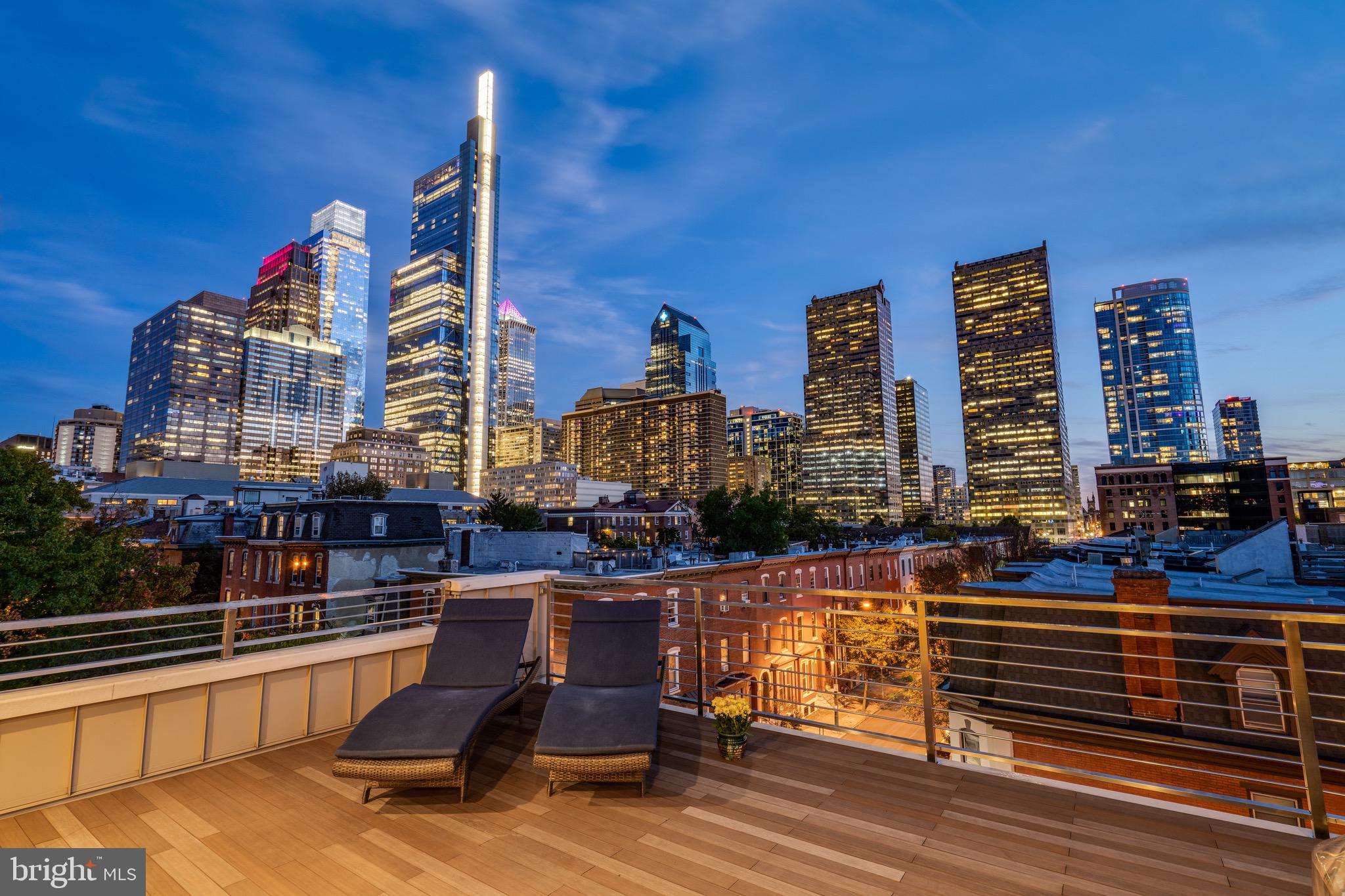 LOGAN SQUARE - Residential