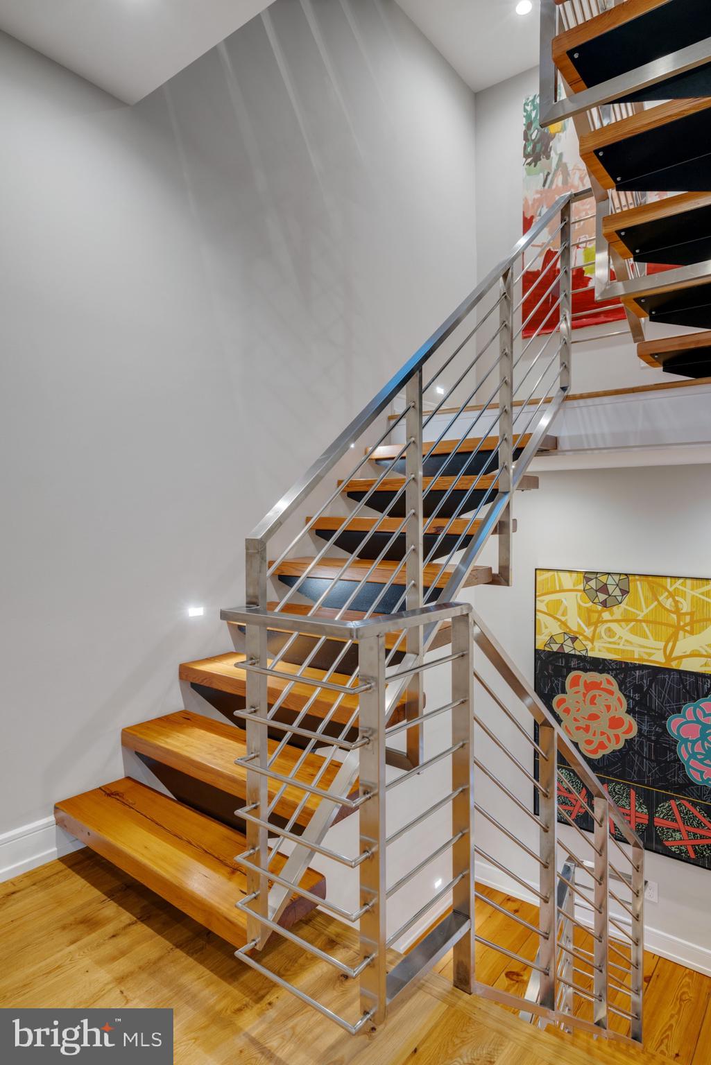 LOGAN SQUARE - Residential