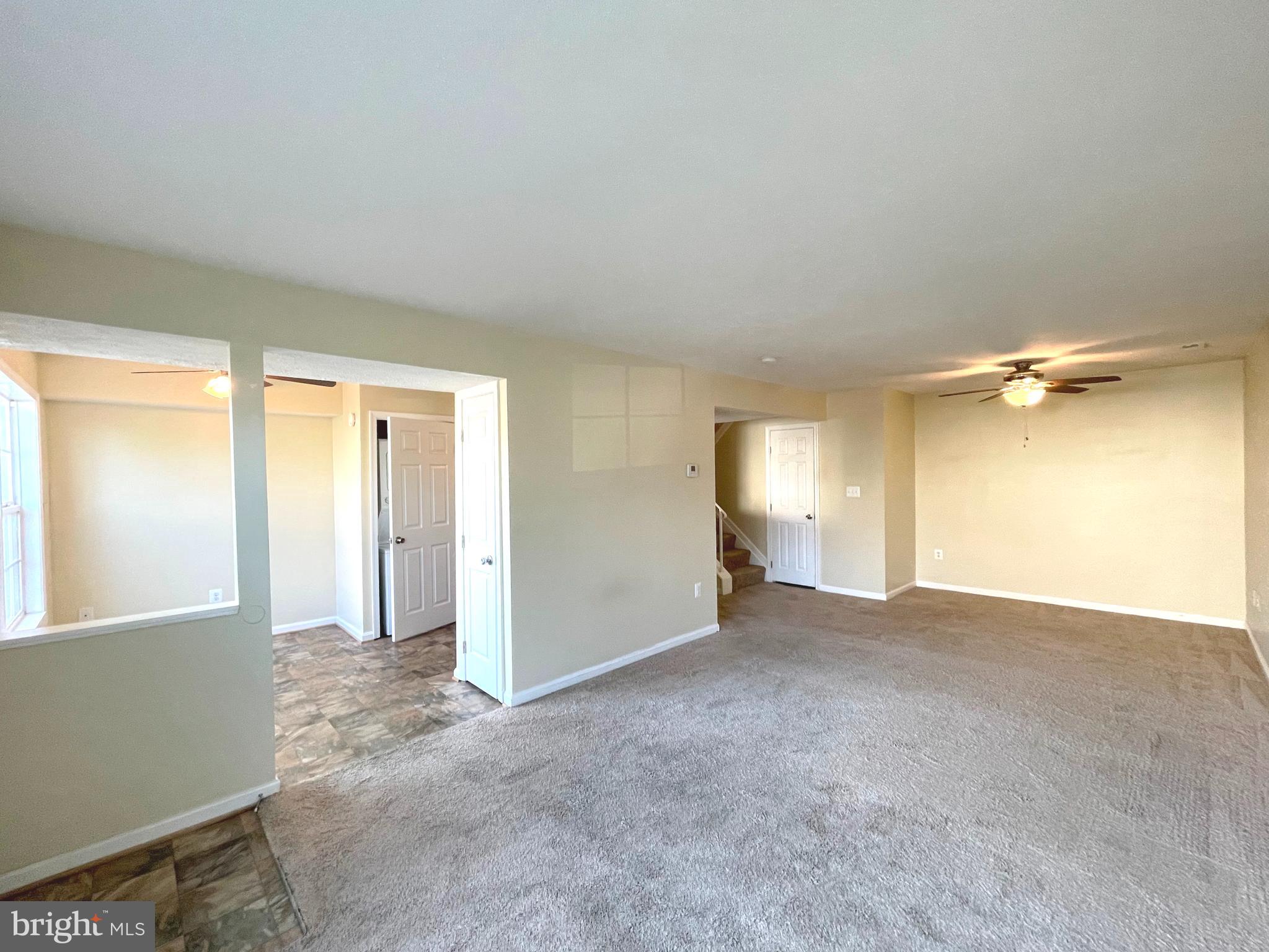 COLUMBIA COMMONS - Residential Lease