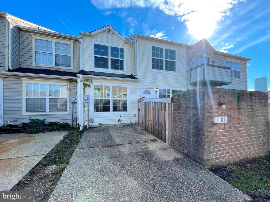 Recently freshened 2BR 1.5FB interior town home.  Main level open floor plan.   Fenced yard.   Close to NAS Pax River.  Pets case-by-case basis.  Immediate availability
