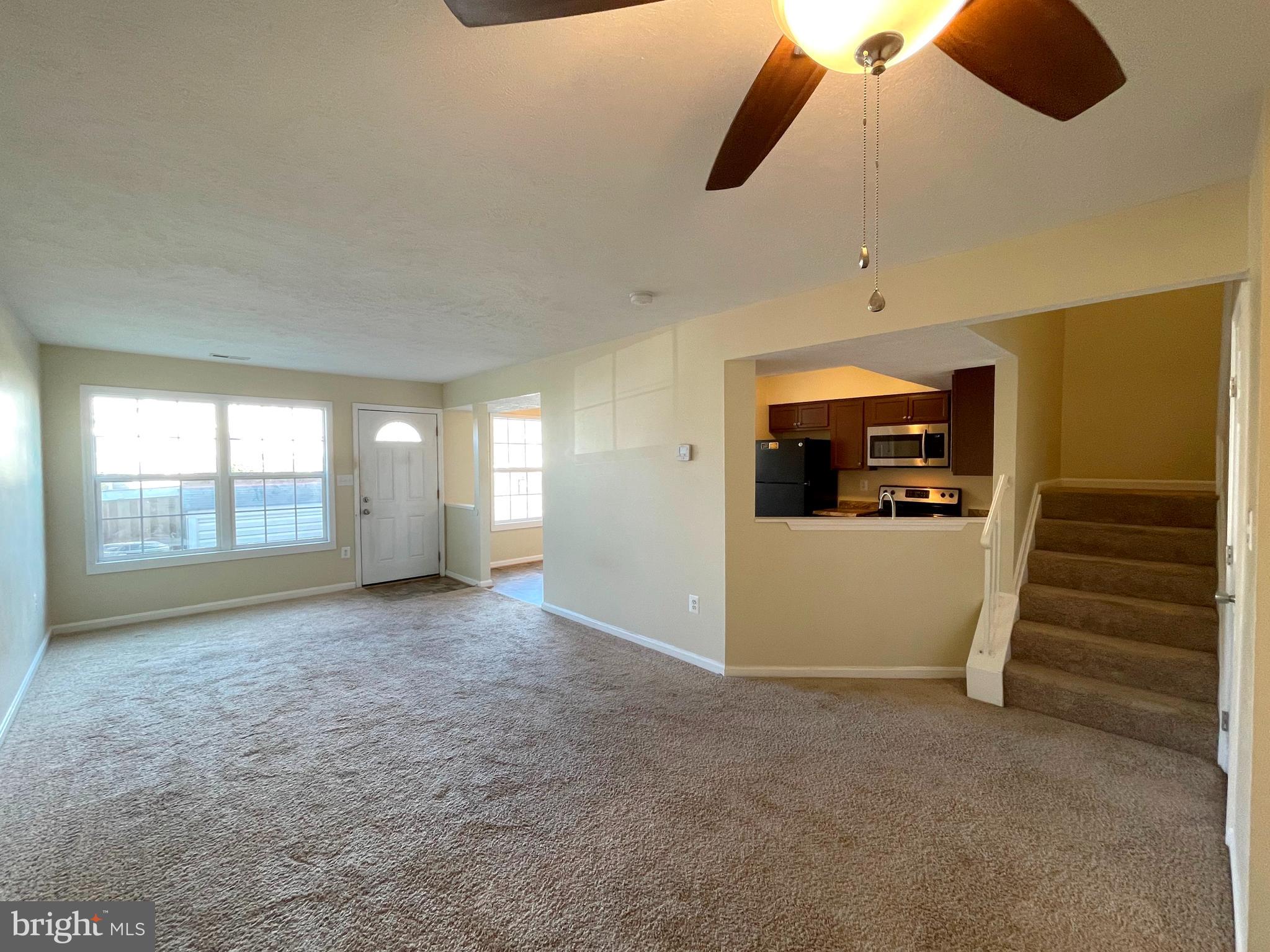 COLUMBIA COMMONS - Residential Lease