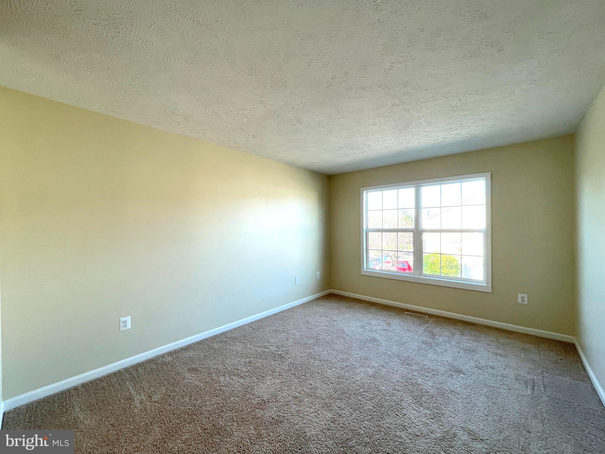 COLUMBIA COMMONS - Residential Lease