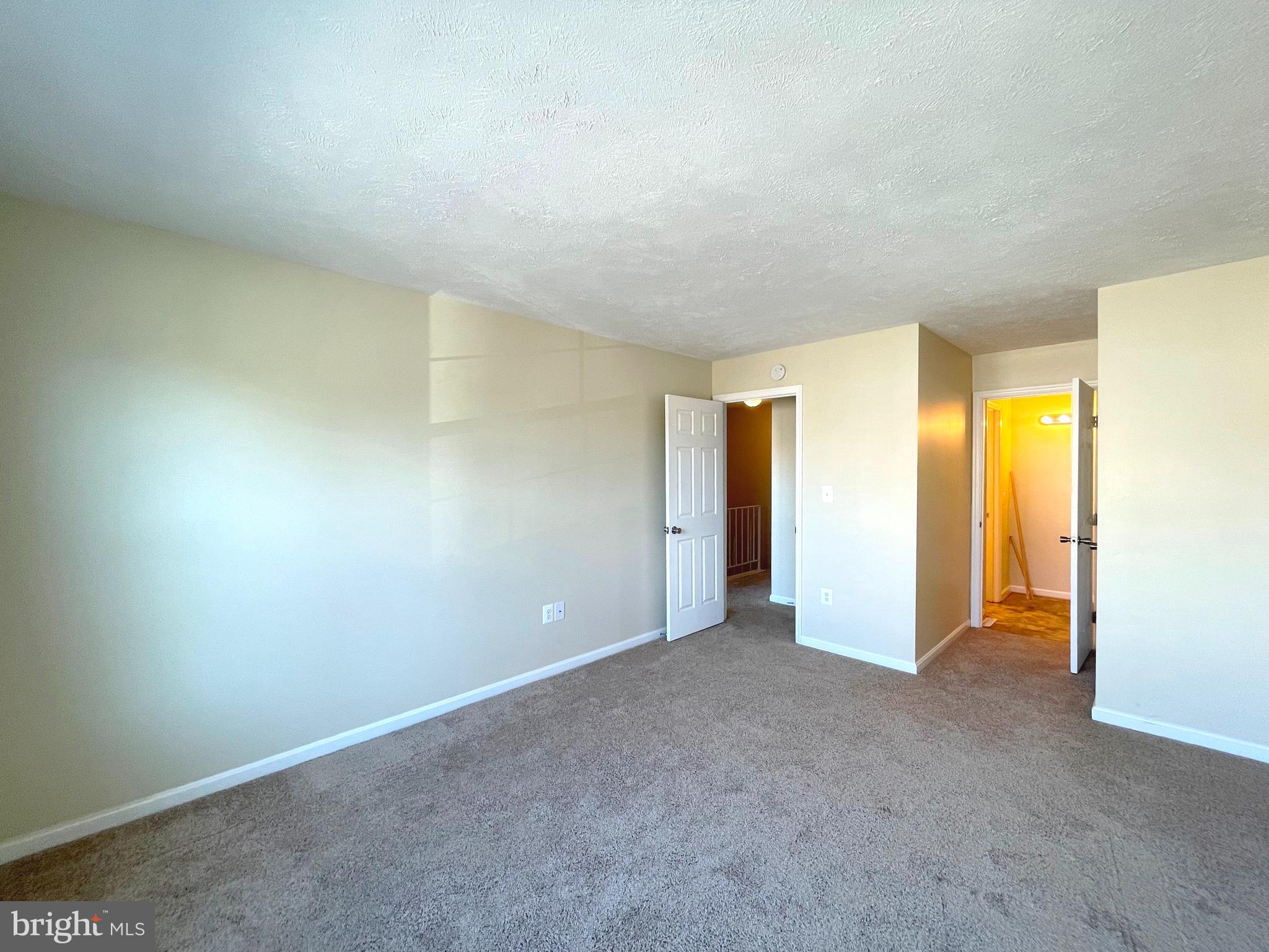 COLUMBIA COMMONS - Residential Lease