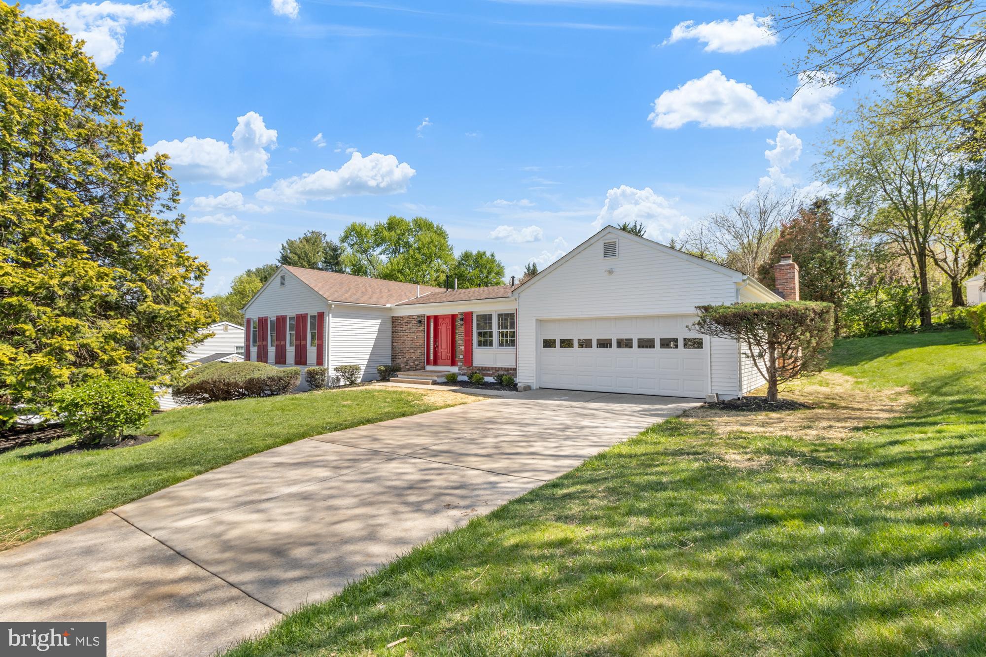 1242 CLEARFIELD CIRCLE