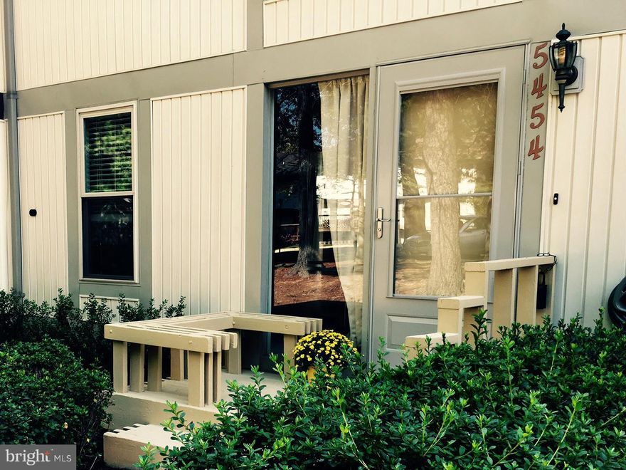 Tastefully renovated just this month! New "everything" includes stainless frig, stove, dishwasher & microwave. New cabinets in kitchen & baths. Ceramic tile in all baths. Granite in kitchen & baths. Fresh paint on walls & ceilings. Plush carpet throughout. Newly landscaped front & back yard. Steps to Metro bus & minutes to VRE, Braddock Rd & FFX Cnty PKWY. Why not make this your own!