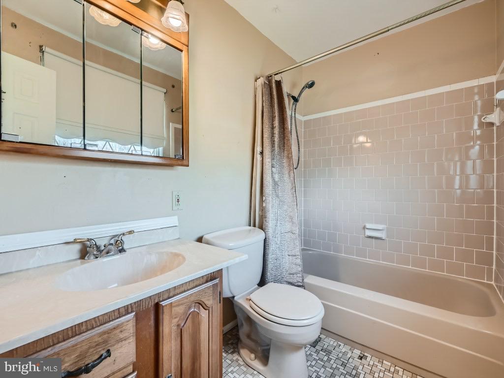 THE HIGHLANDS - Residential