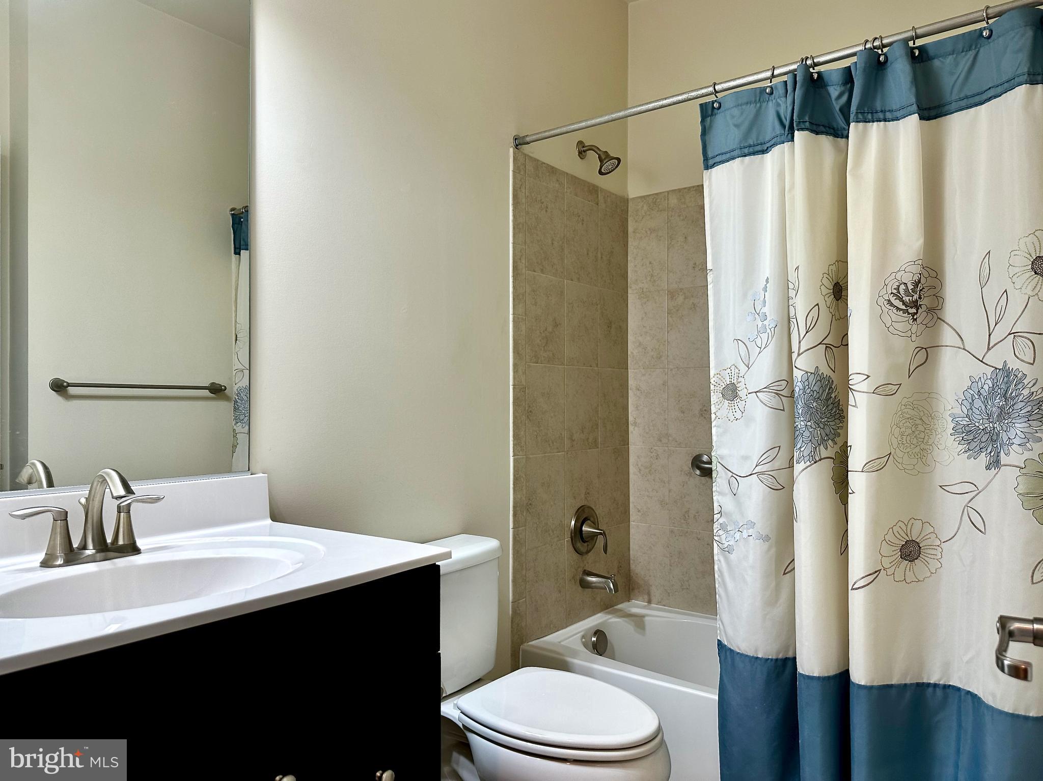 VIRGINIA HERITAGE AT LEE'S PARK - Residential