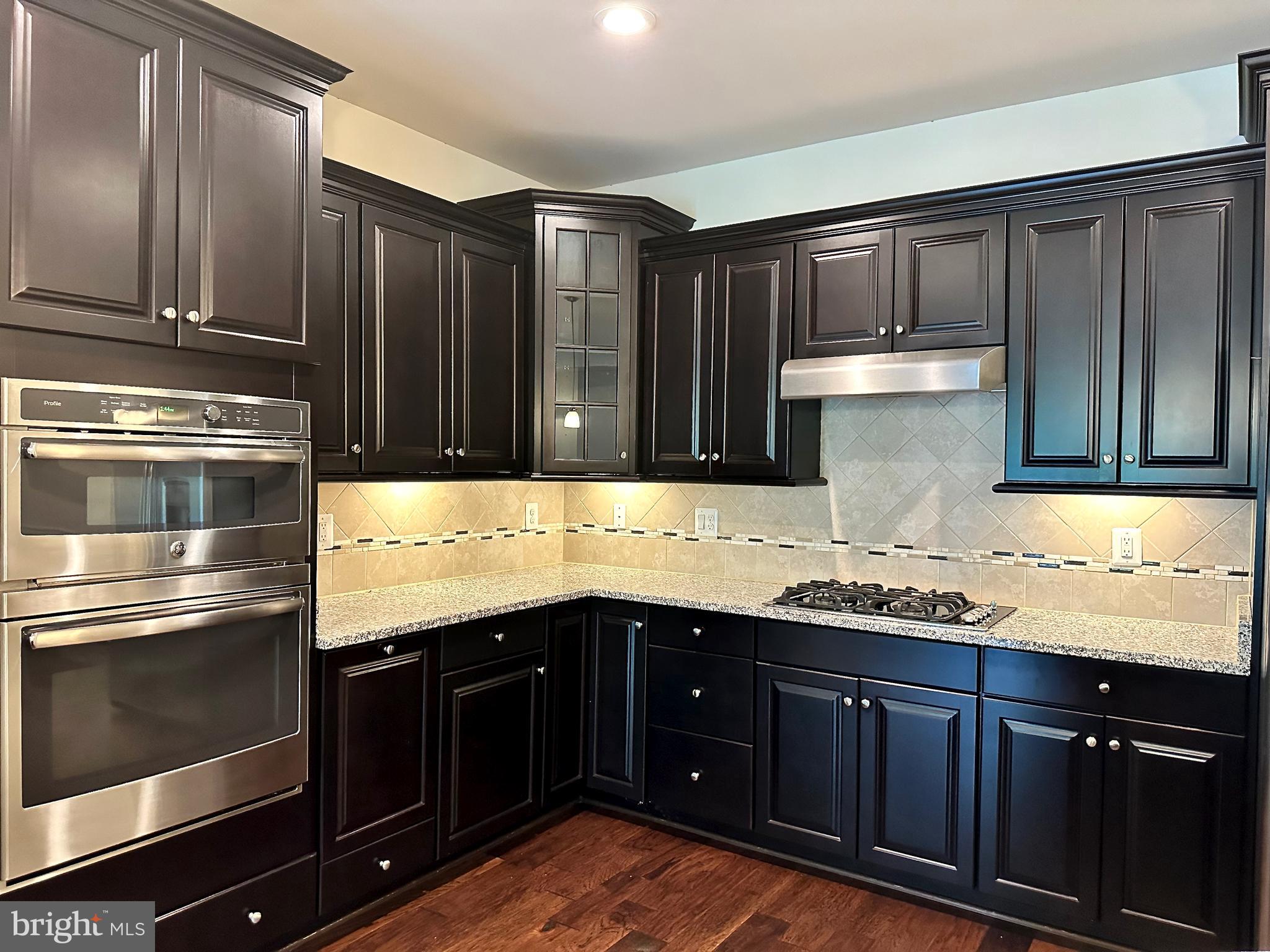 VIRGINIA HERITAGE AT LEE'S PARK - Residential