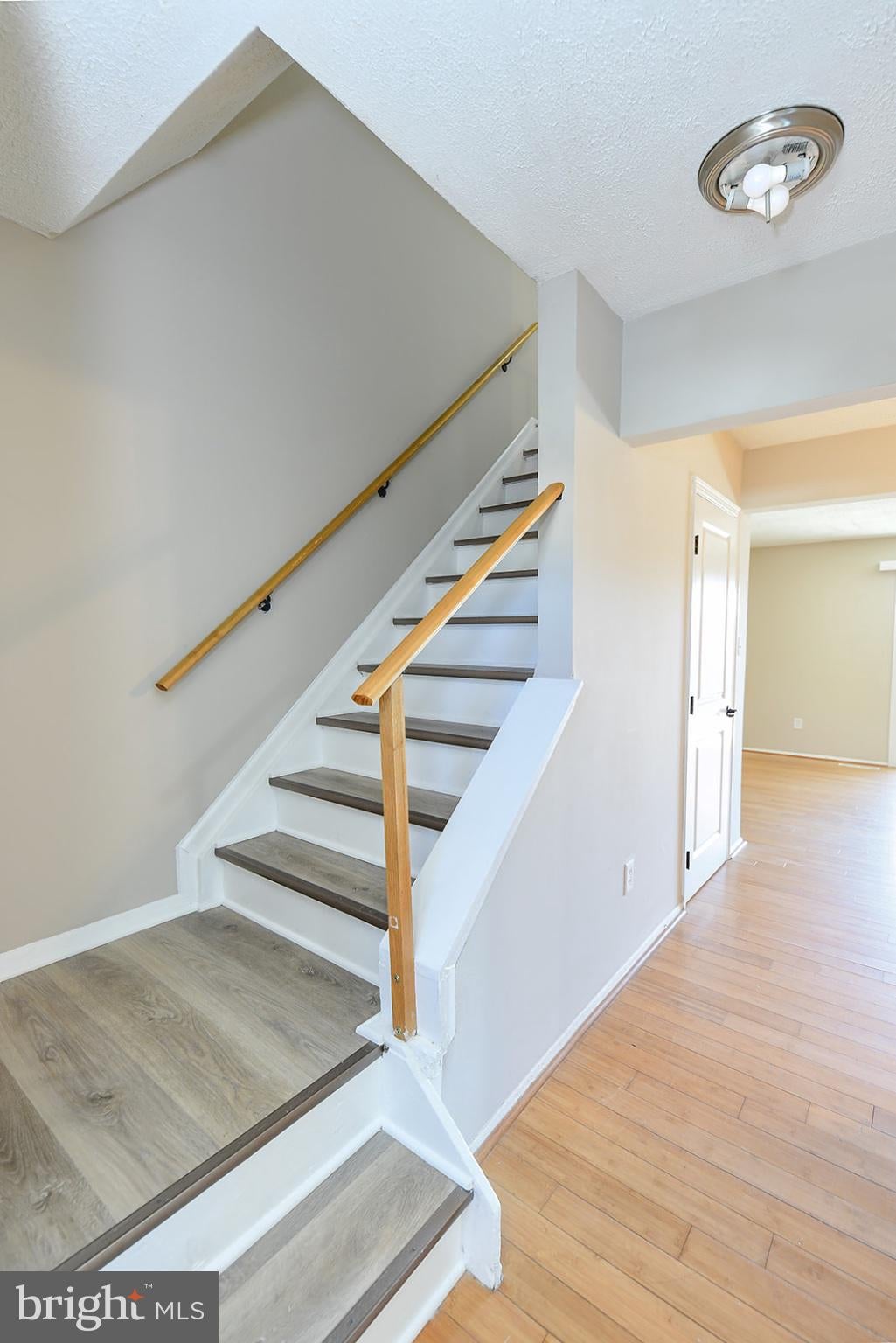 3939 BAYVILLE ROAD