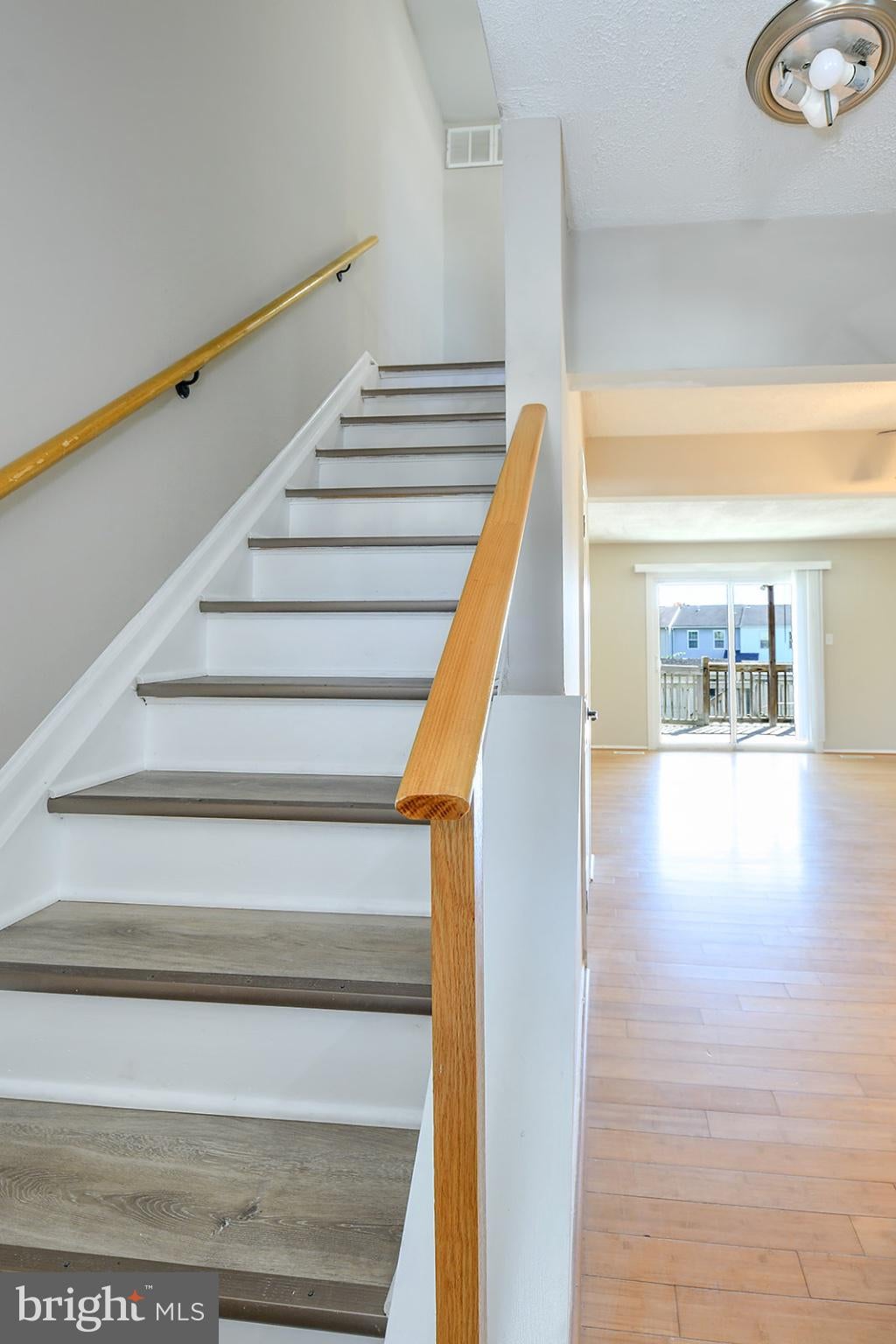 3939 BAYVILLE ROAD