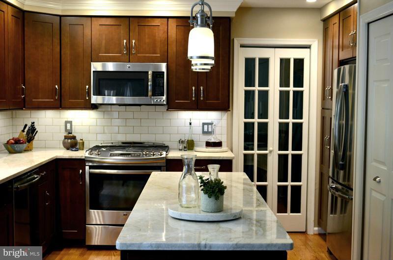 BURKE CENTRE - Residential